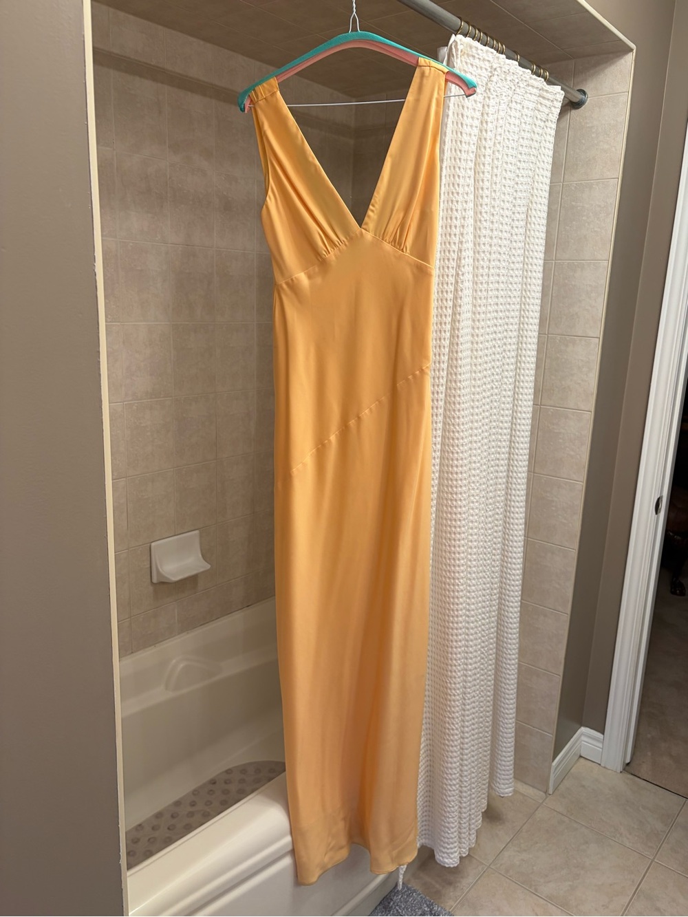 Meshki Elegant Yellow Cowl-Back Satin Evening Dress Nadia Maxi Satin - Picture 4 of 6
